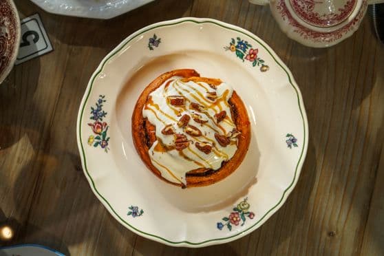 Cinnamon roll image