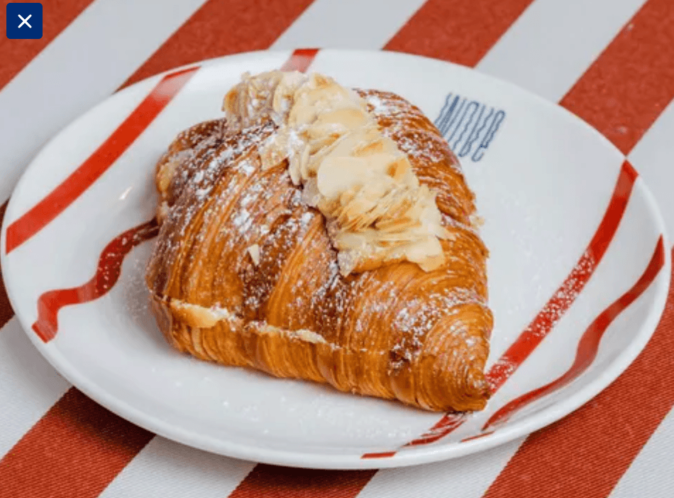 Almomd Croissant image