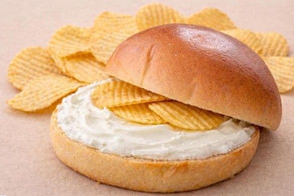 CHEESE & CHIPS BUN image