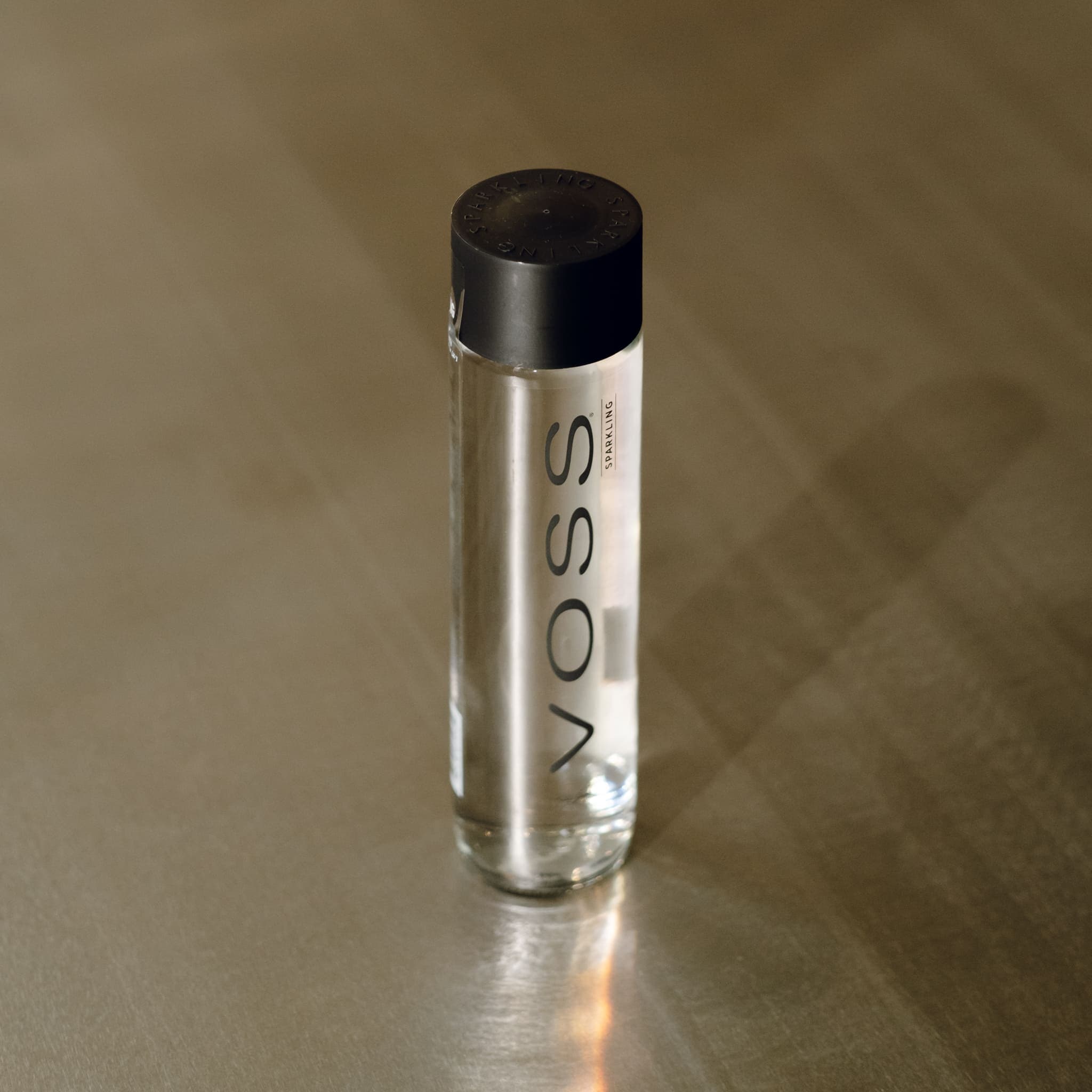 Voss Sparkling Water 800ml image